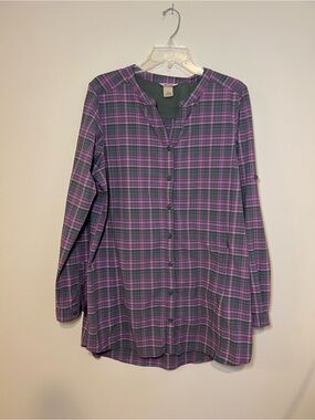 Duluth Trading Co Gray and Purple Plaid Button-Down Hiking Shirt